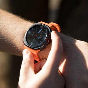 Smartwatch da Samsung começa a drenar bateria após atualização, dizem usuários