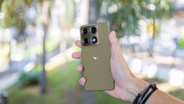 Lançamentos da Motorola com preço no chão no Magalu; 4 celulares em oferta