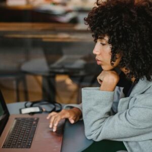 Conquer AI Summit: evento gratuito ensina a criar soluções tecnológicas