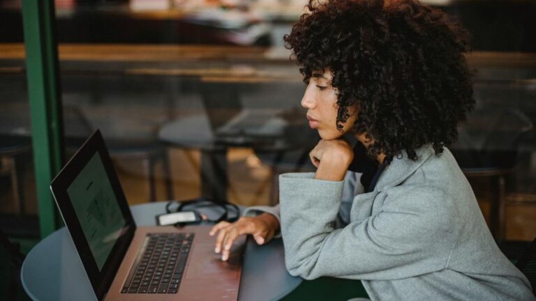 Conquer AI Summit: evento gratuito ensina a criar soluções tecnológicas