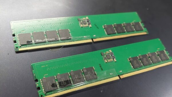 Memórias HUDIMM: novo padrão corta performance e especificações pela metade