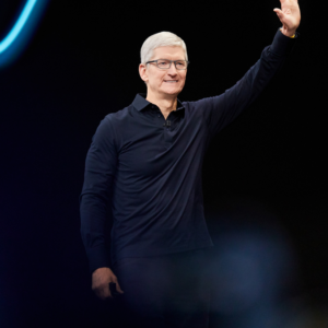 Por que Tim Cook vai sair da Apple? Executivo detalha transição de CEOs