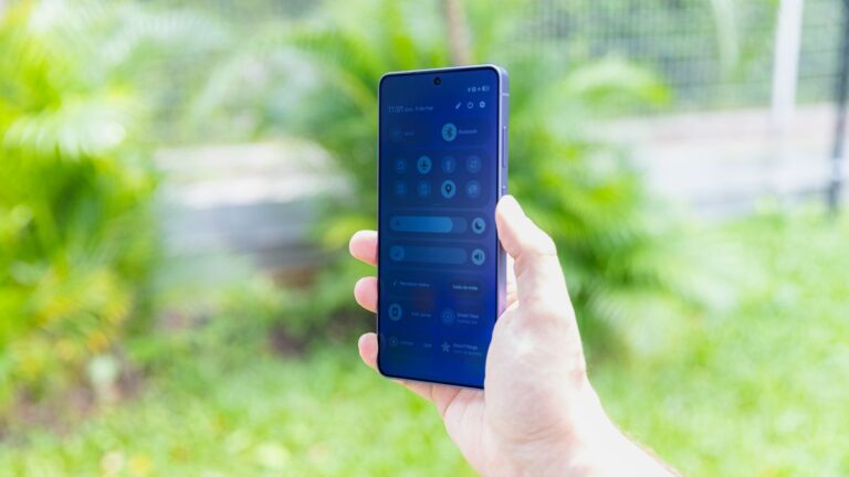 Samsung pode colocar telas 3D nos próximos celulares; entenda