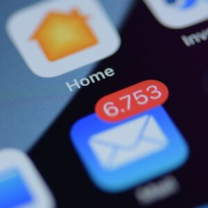 Notificações fazem você pegar o celular sem perceber? Entenda o gatilho