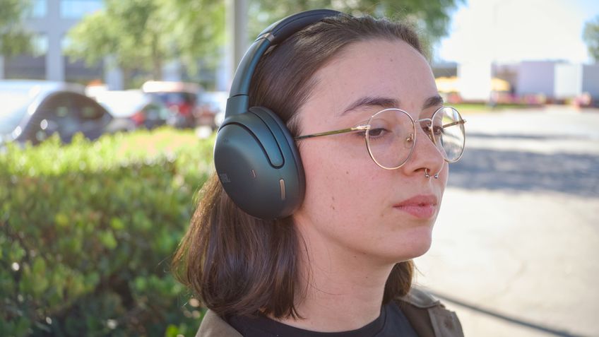 JBL Tour One M3 Smart TX 80 anos