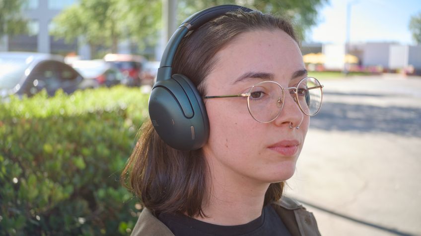 JBL Tour One M3 Smart TX 80 anos