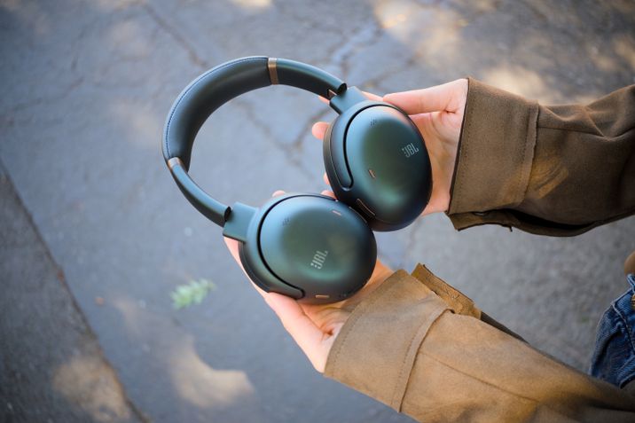 JBL Tour One M3 Smart TX 80 anos