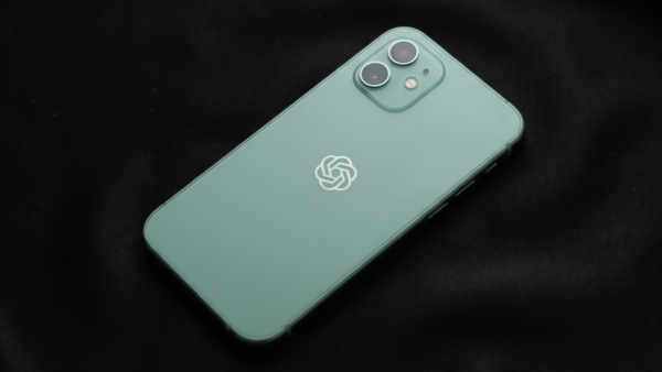 "Celular do ChatGPT": OpenAI prepara processador de smartphone