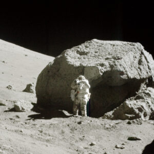 A NASA ainda está confiante de que os astronautas Artemis pousarão na lua em 2028, apesar dos atrasos nos trajes espaciais