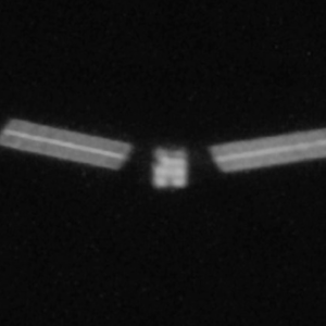 A espaçonave SpaceX Starlink separa a foto do dia de 1º de abril de 2026