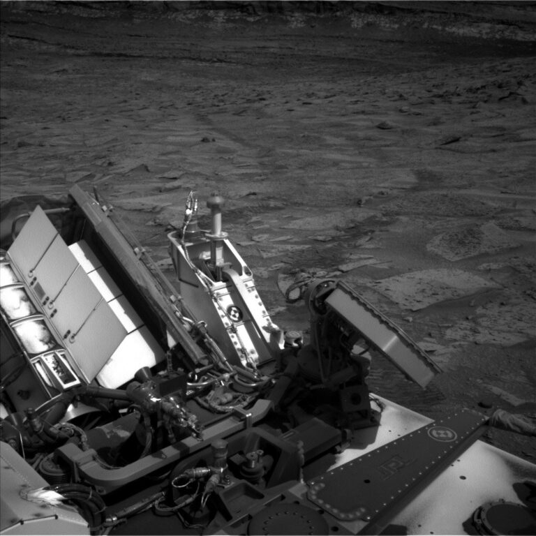 Blog Curiosity, Sols 4859-4866: Uma pequena cratera e milhares de polígonos