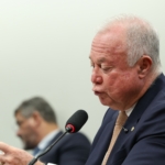 CCJ da Câmara adia votação das PECs do fim da jornada 6×1