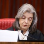 Cármen Lúcia anuncia que vai antecipar troca no comando do TSE