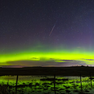 Fotos espetaculares da chuva de meteoros Lyrid de 2026 capturadas da Terra e do espaço