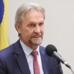 Líder do PT apresentará PL que propõe criar estatal para distribuição de combustíveis