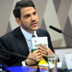 Messias é aprovado na CCJ para ser ministro do STF, com 16 dos 14 votos necessários