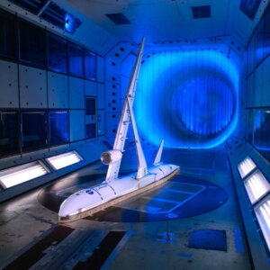 NASA e Boeing avançam pesquisa de asas reforçadas em treliça em teste