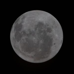 Quando a lua atinge seus olhos de sua nave Orion no alto, isso é uma 'égua'