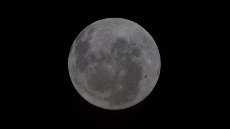 Quando a lua atinge seus olhos de sua nave Orion no alto, isso é uma 'égua'