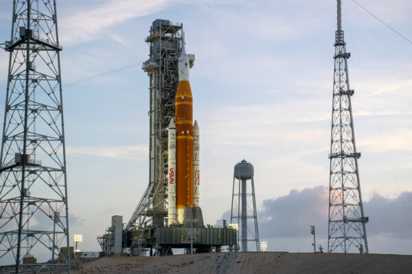 Reviva o histórico lançamento do Artemis 2 da NASA à lua com estas fotos impressionantes