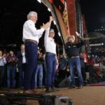 Substituição de governadores e prefeitos mantém força regional da centro-direita