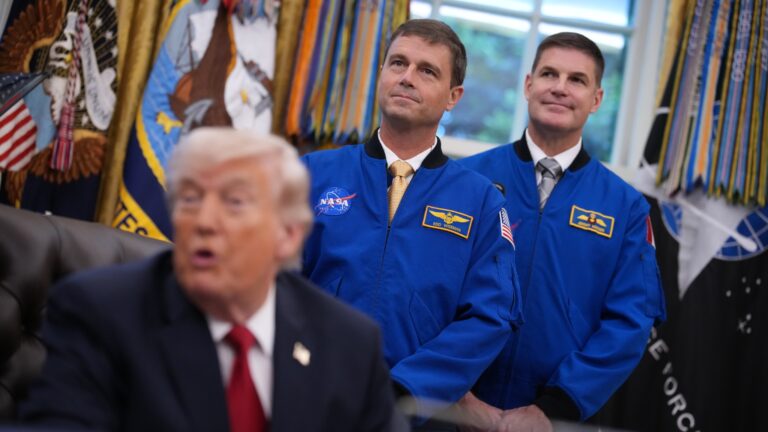 Trump convidou os astronautas da lua Artemis 2 para o Salão Oval. Aqui está o que aconteceu