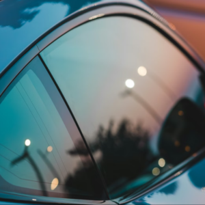 A polícia pode pedir para tirar o insulfilm do carro? Veja o que diz a lei