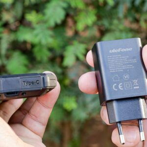 Celular com muita bateria demora mais para carregar? Entenda