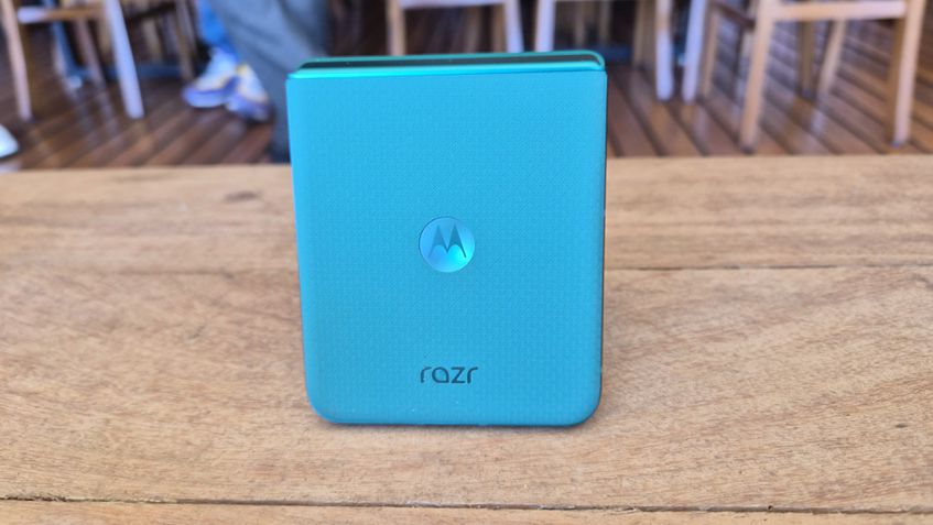 Moto Razr 70