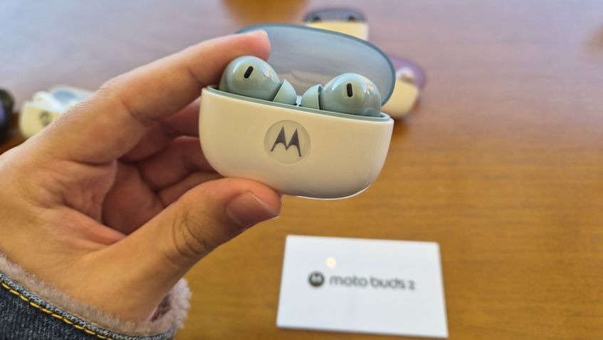 Moto Buds 2 e Buds 2+