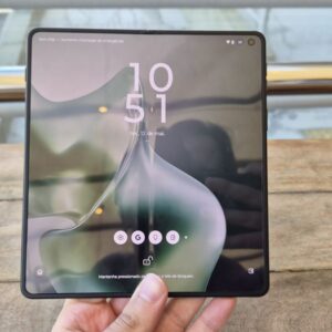 Motorola lança nova geração de dobráveis no Brasil, incluindo seu primeiro Fold