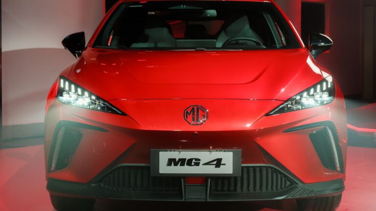 Rival da BYD faz queima e joga preços de hatch elétrico no chão