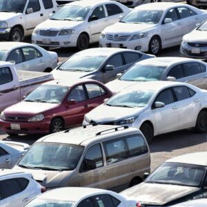 Vale a pena comprar carro com mais de 10 anos? Entenda os riscos