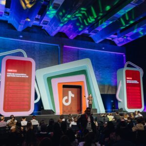 Como vender no TikTok Shop? 5 dicas de creator economy do TikTok World 2026