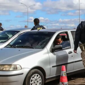 Posso dirigir com a CNH vencida? Veja o que diz a lei