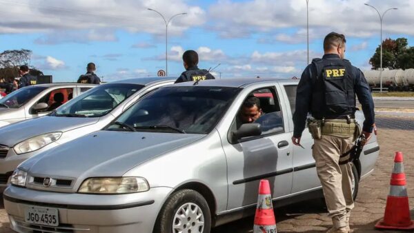 Posso dirigir com a CNH vencida? Veja o que diz a lei