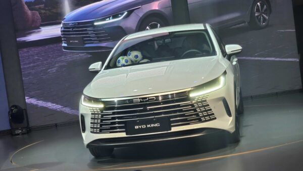 BYD joga preços no chão e vende King mais barato que Virtus