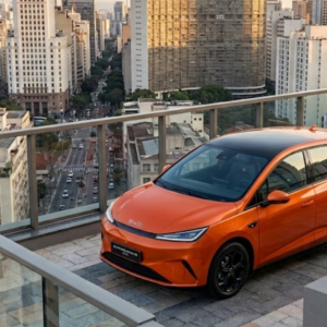 BYD confirma Dolphin híbrido para o Brasil com autonomia monstruosa