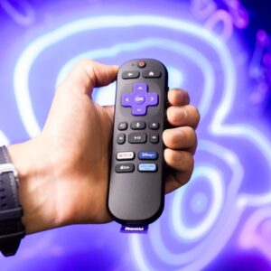 Roku copia Google TV e agora tem anúncio enorme na tela inicial