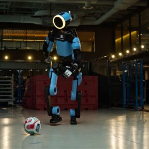 Robô da Hyundai aprende a jogar futebol e já faz "gol de bola parada"; assista