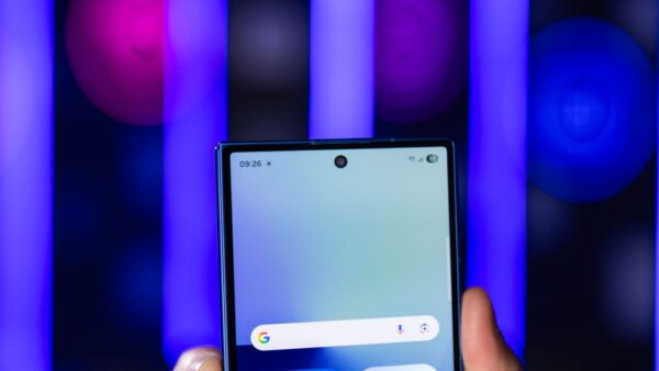 Galaxy Z Fold 8 pode finalmente eliminar vincos na tela, diz vazamento