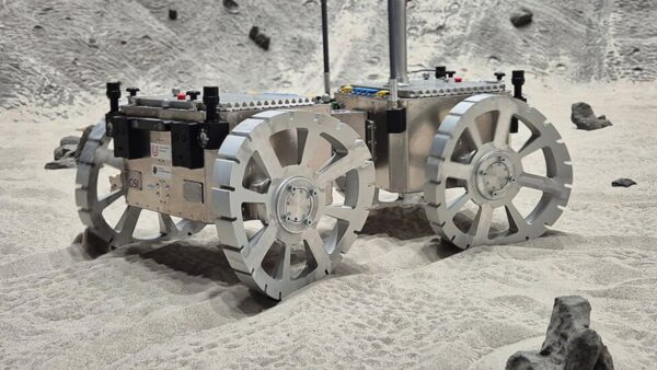 Assista a este conceito de Mars Rover de inspiração biológica 'nadar' na areia sobre rodas curvas (vídeo)