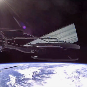 Assista ao trem SpaceX Starlink circulando a Terra em um incrível vídeo de satélite