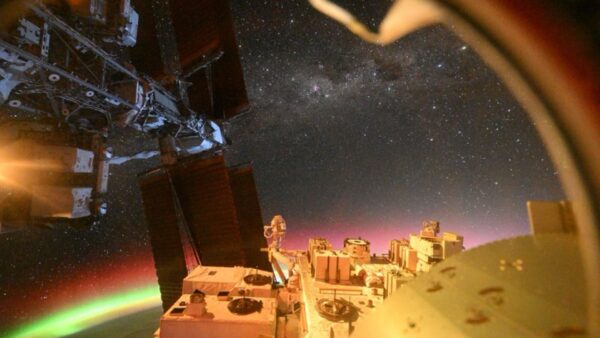 Astronauta captura a magia da aurora na foto do dia da ISS em 28 de maio de 2026