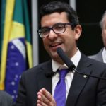Deputado do RJ sabia de fraudes em licitação e ganhou projeção com elas, diz PF