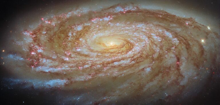 Hubble captura M88 em viagem ao centro do aglomerado de Virgem