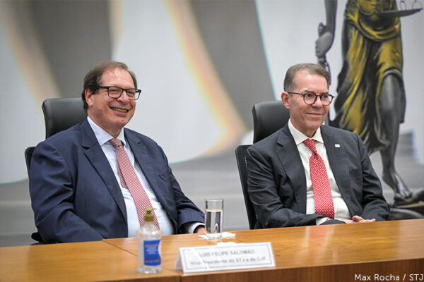 Lançamento de livro do ministro Ribeiro Dantas no STJ
