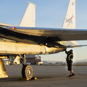 Mantendo a NASA voando: equipes de solo garantem a prontidão da aeronave
