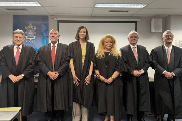 Ministra Regina Helena Costa torna-se professora titular da PUC-SP