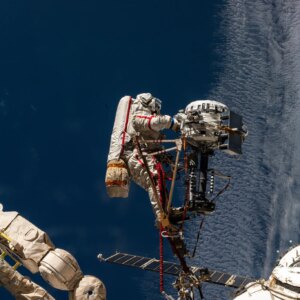 NASA define cobertura para caminhada espacial em Roscosmos fora da estação espacial